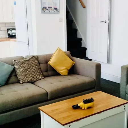 Vinery Four-bedroom House *