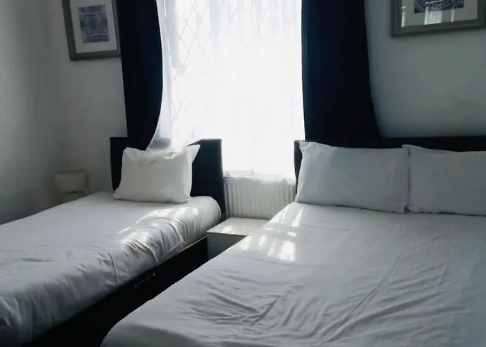 Vinery Four-bedroom House * לידס